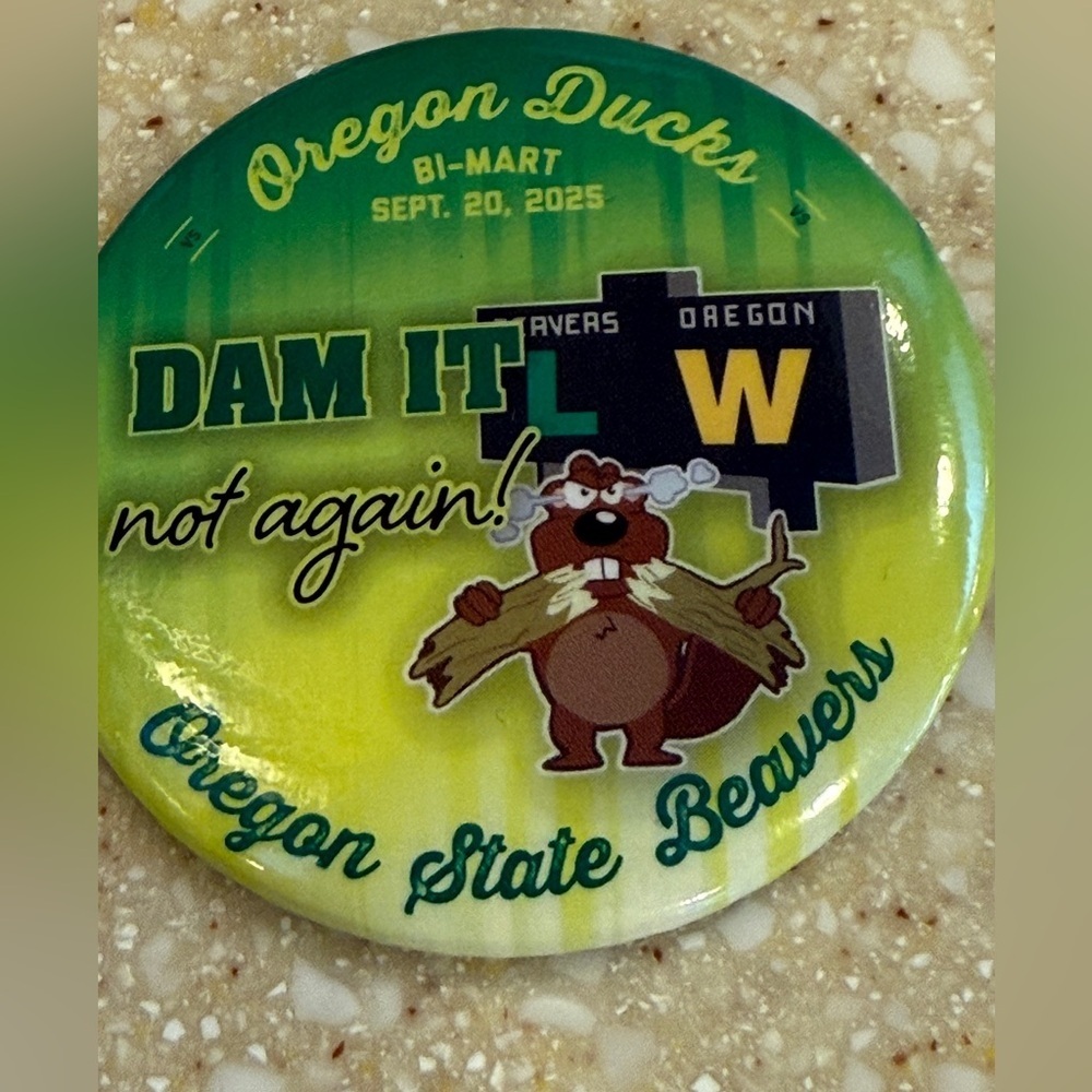 Oregon Ducks vs Oregon State Beavers Button Selection Sept.20 2025